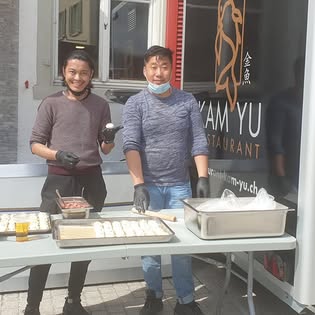 Zubereitung von Speisen vor dem Aight Bistro & Café